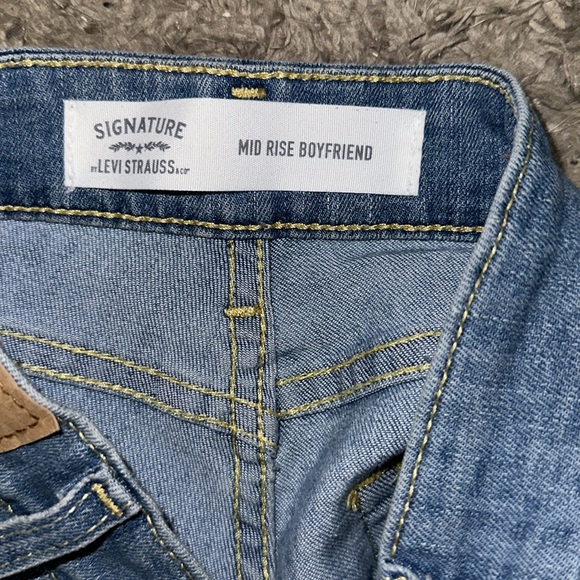 Levi’s - Picture 2 of 4